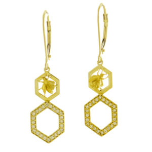 A tiny little 18k honey bee adorns these 18k gold and diamond (0.40 ctw) honeycomb earrings. The earrings are approximately 1″ in length and 3/8″ in width. Call for pricing (#150-1047)