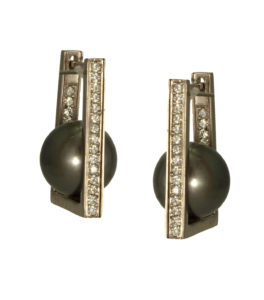 18k white gold Tahitian black pearl and diamond earrings